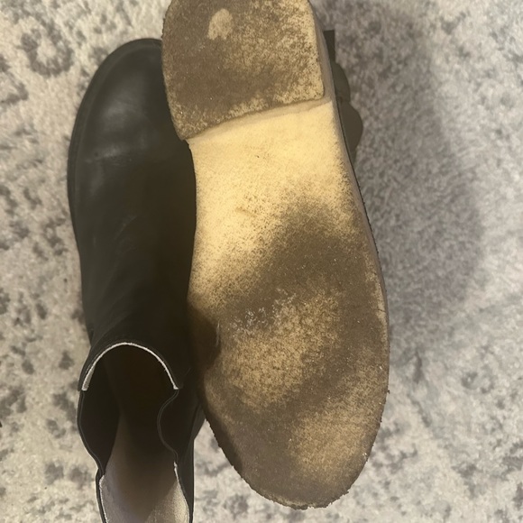 Clark’s US size 10 men’s Chelsea boot with crepe sole - Picture 3 of 4